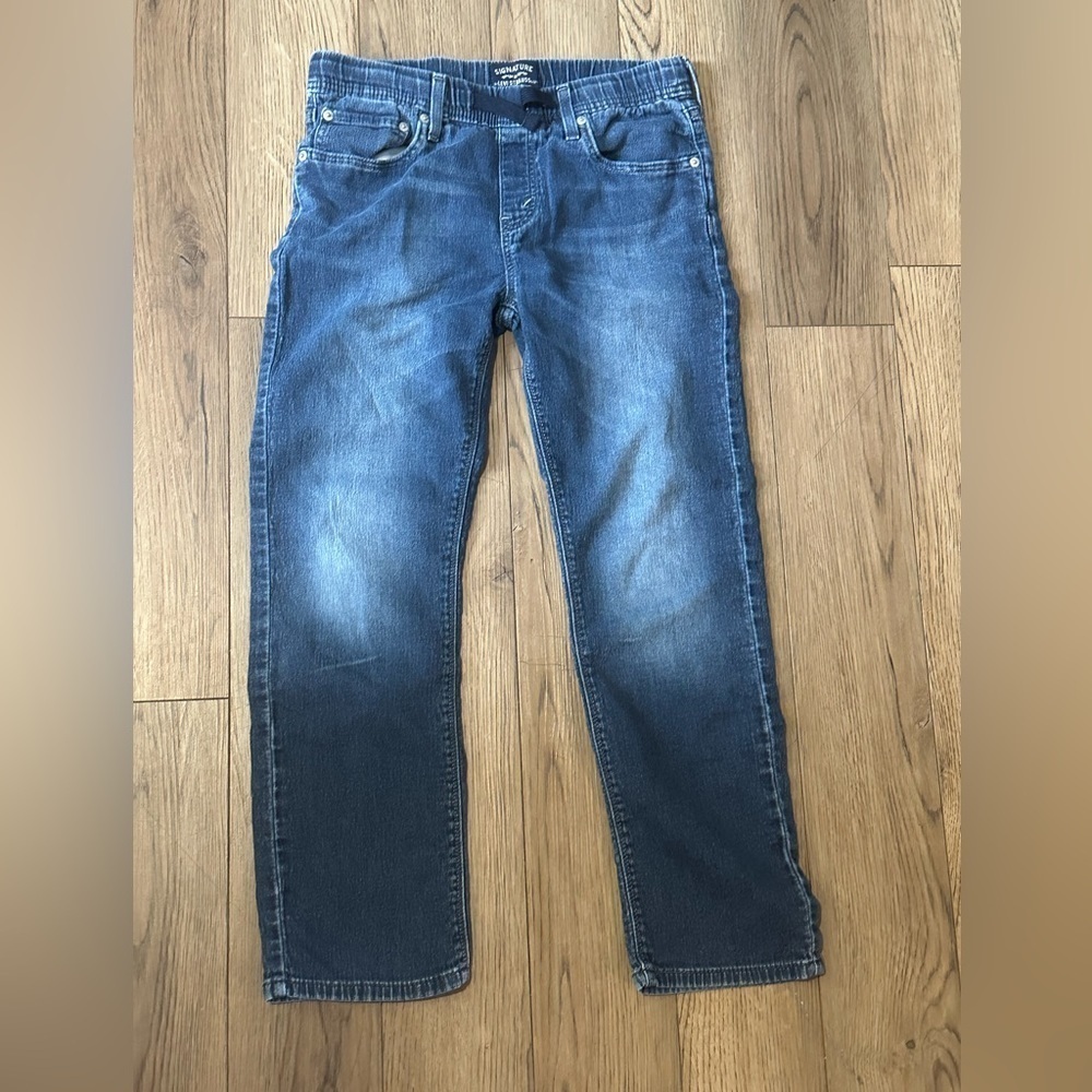 Signature Levi Strauss size 16 stretchy and comfy! With pull string